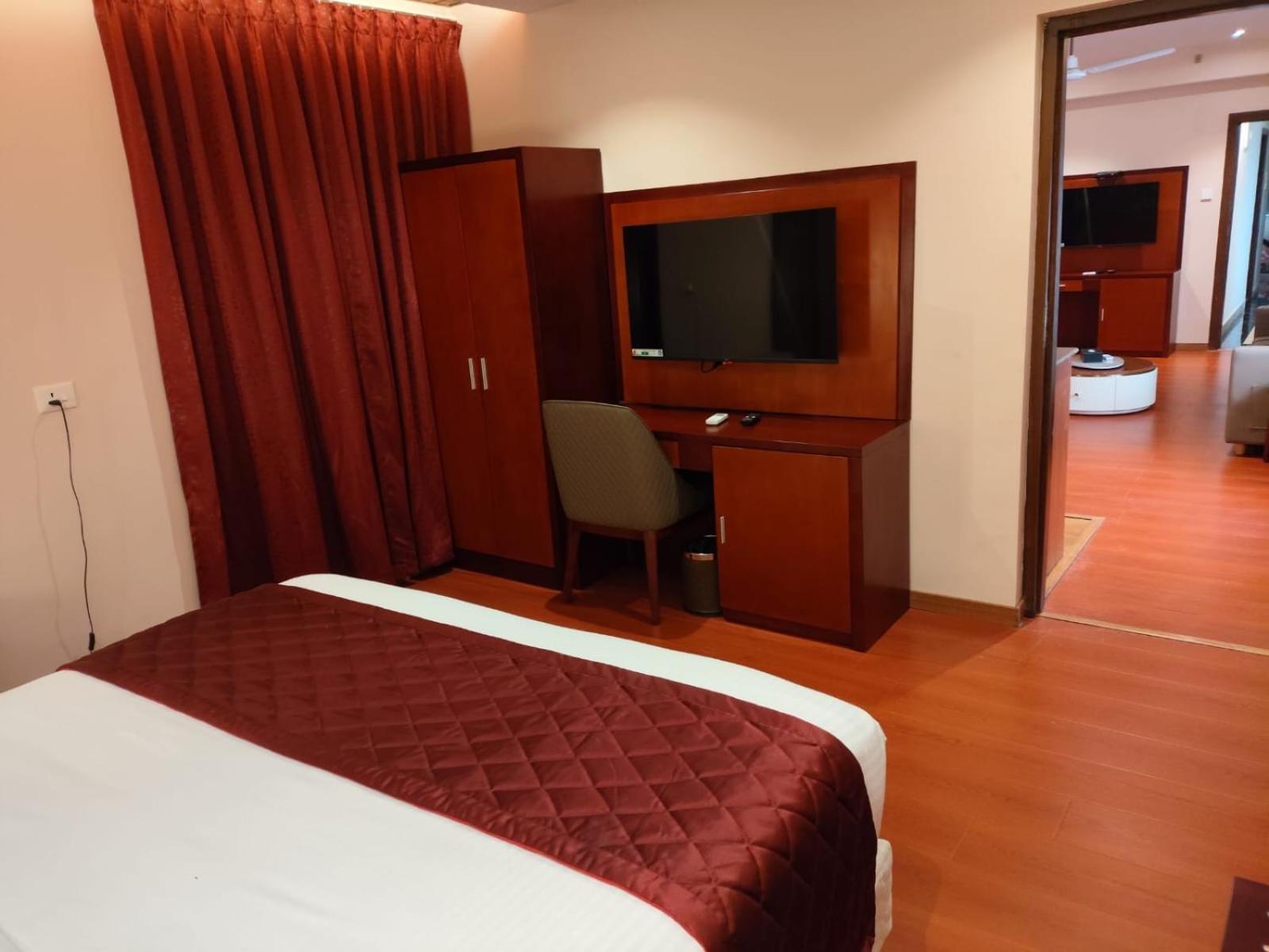 Park Avenue Hotel & Apartments Trichy Tiruchirappalli Exterior foto
